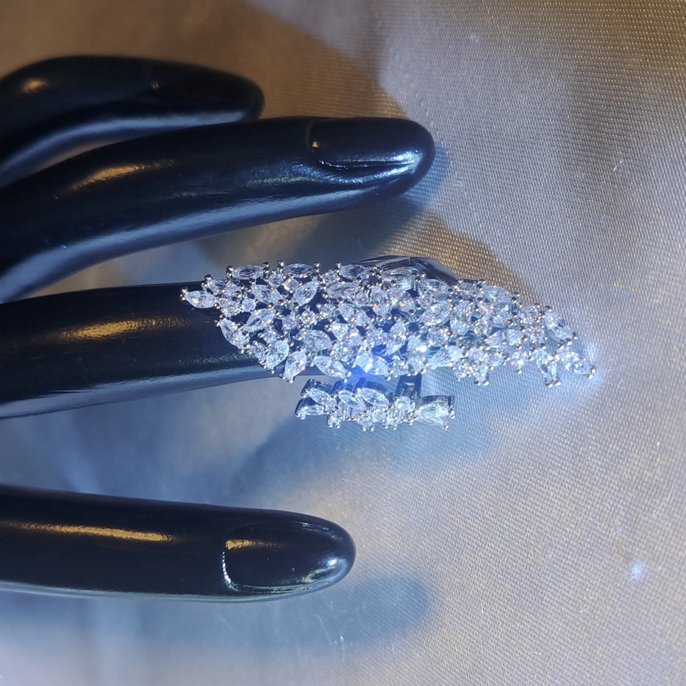 B-E-AU-T-I-F-U-L and Elegant UNIQUE SPLIT RING - Picture 3 of 3